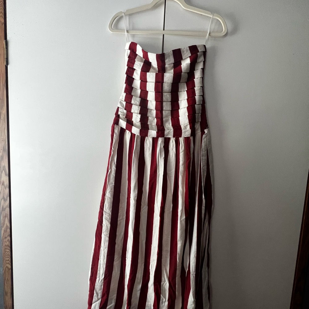Chic Red and White Strapless Dress